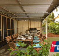 Midgard Cottage - Great location  close to airport - Redcliffe Tourism