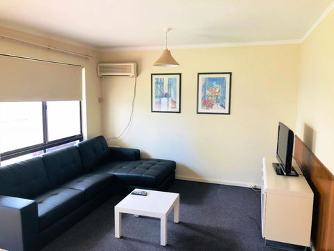 West Beach Lagoon 208 â€“ Great Value! - Redcliffe Tourism 10