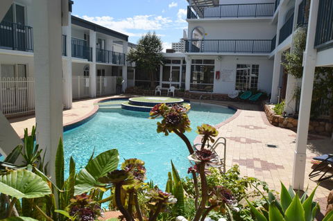 West Beach Lagoon 208 â€“ Great Value! - Redcliffe Tourism 17