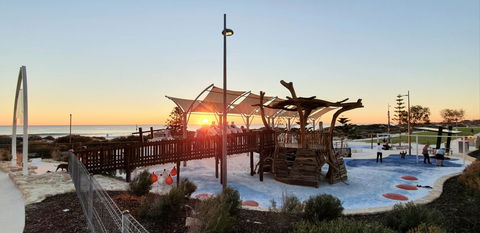 West Beach Lagoon 208 â€“ Great Value! - Redcliffe Tourism 29