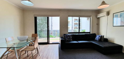 West Beach Lagoon 208 â€“ Great Value! - Redcliffe Tourism 4