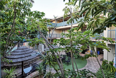 West Beach Lagoon 208 â€“ Great Value! - Redcliffe Tourism 24