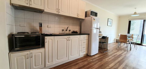 West Beach Lagoon 208 â€“ Great Value! - Redcliffe Tourism 11