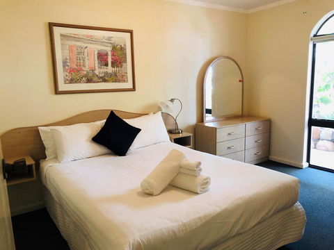 West Beach Lagoon 208 â€“ Great Value! - Redcliffe Tourism 2