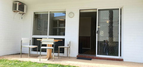 West Beach Lagoon 208 â€“ Great Value! - Redcliffe Tourism 16