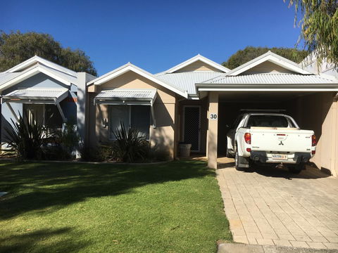 Geographe Bay Apartment - Redcliffe Tourism 11