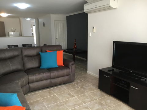 Geographe Bay Apartment - Redcliffe Tourism 1