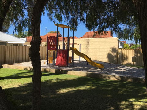Geographe Bay Apartment - Redcliffe Tourism 8