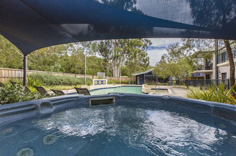 Leeuwin Apartments - Redcliffe Tourism 3