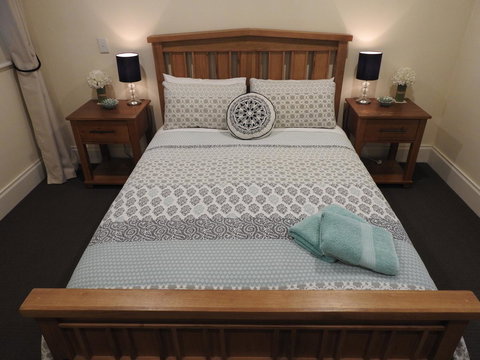 Quiet Escapes Cottages - Redcliffe Tourism 9