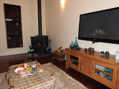 Quiet Escapes Cottages - Redcliffe Tourism 10