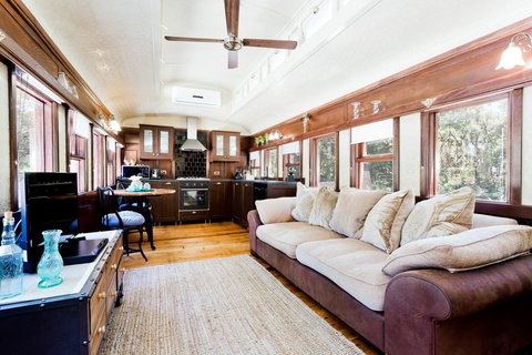 Quiet Escapes Cottages - Redcliffe Tourism 17