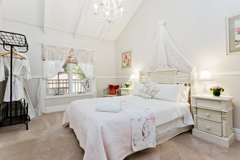 Quiet Escapes Cottages - Redcliffe Tourism 22