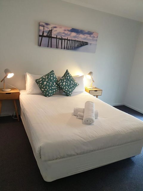 West Beach Lagoon 204 â€“ Ground Floor - Redcliffe Tourism 5