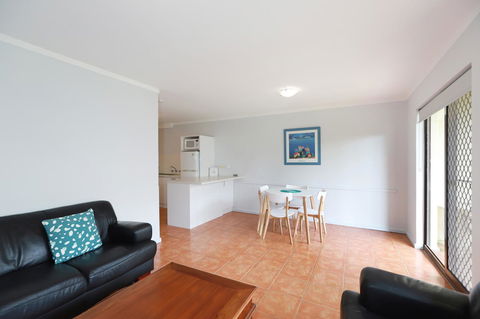 West Beach Lagoon 204 â€“ Ground Floor - Redcliffe Tourism 9