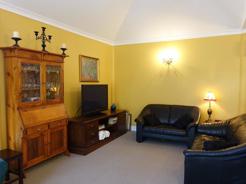 The Blacksmiths Cottage - Redcliffe Tourism 11