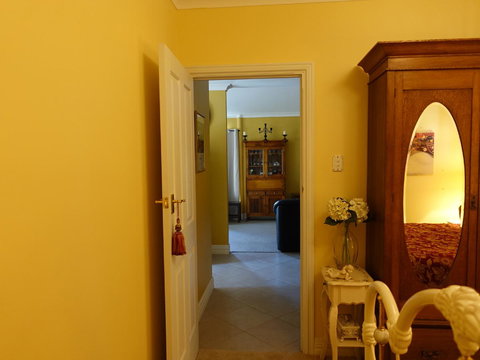 The Blacksmiths Cottage - Redcliffe Tourism 25