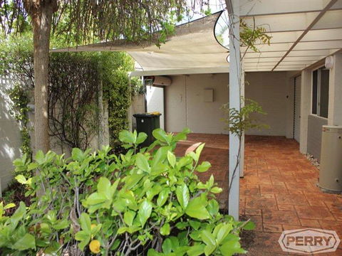 Waterside Canal Dreams - Redcliffe Tourism 1