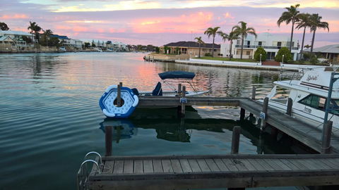 Waterside Canal Dreams - Redcliffe Tourism 4