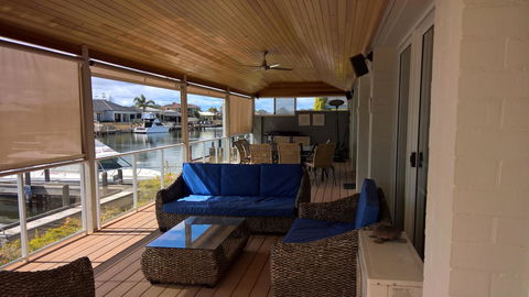 Waterside Canal Dreams - Redcliffe Tourism 6