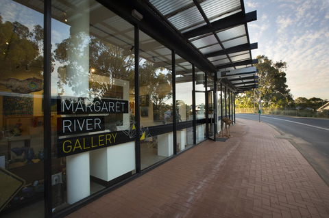 Central Avenue Apartments - Redcliffe Tourism 22