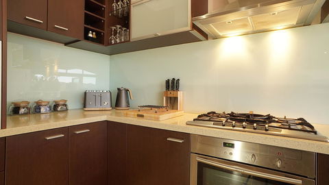 Central Avenue Apartments - Redcliffe Tourism 8