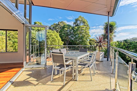 Central Avenue Apartments - Redcliffe Tourism 4