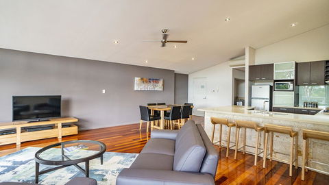 Central Avenue Apartments - Redcliffe Tourism 14