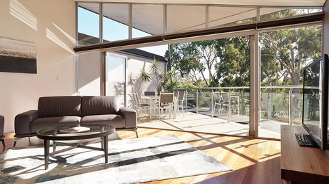 Central Avenue Apartments - Redcliffe Tourism 3