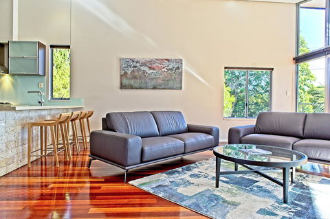 Central Avenue Apartments - Redcliffe Tourism 2