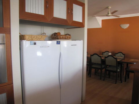 Ocean View Retreat - Redcliffe Tourism 11