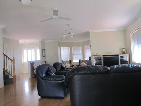 Ocean View Retreat - Redcliffe Tourism 34