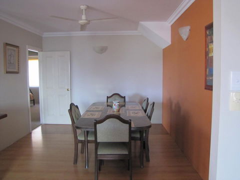 Ocean View Retreat - Redcliffe Tourism 10