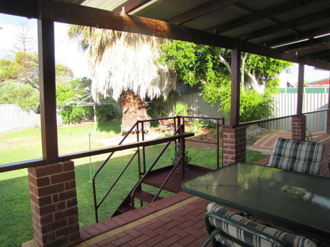 Ocean View Retreat - Redcliffe Tourism 25