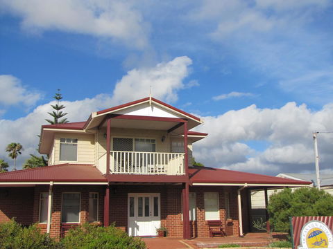 Ocean View Retreat - Redcliffe Tourism 27