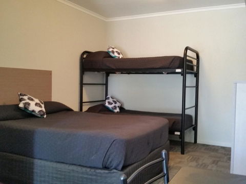Mandurah Foreshore Motel - Redcliffe Tourism 11
