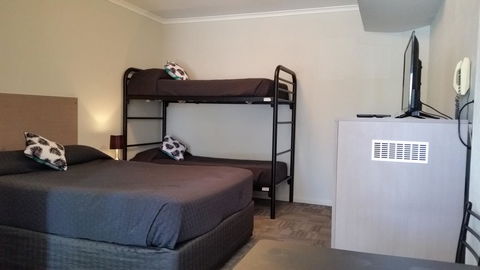 Mandurah Foreshore Motel - Redcliffe Tourism 1