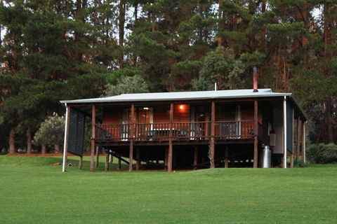Hawke Brook Chalets - Redcliffe Tourism 13