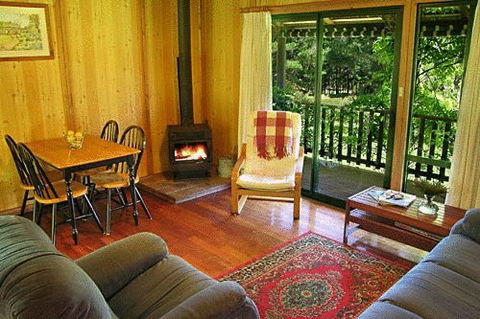Hawke Brook Chalets - Redcliffe Tourism 5