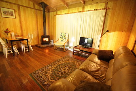 Hawke Brook Chalets - Redcliffe Tourism 4