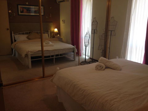 â˜… Stylish Family Home! â˜… - Redcliffe Tourism 9