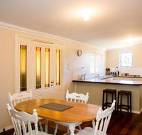 Yvonnes Rest Holiday Home - Redcliffe Tourism