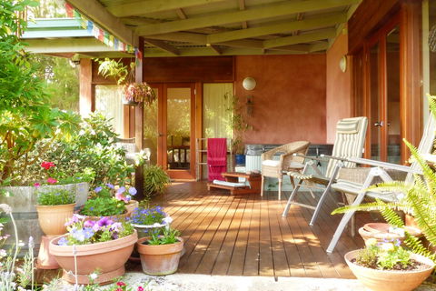 Innisfree Mountain Retreat - Redcliffe Tourism 6