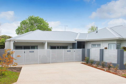 Churchill Studios - Redcliffe Tourism 5