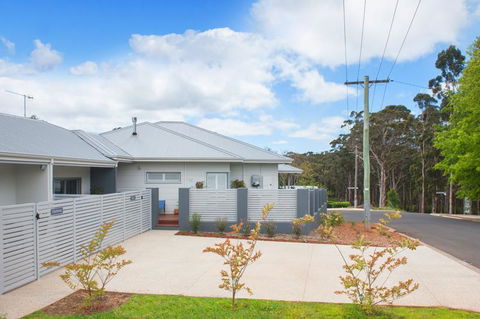 Churchill Studios - Redcliffe Tourism 10