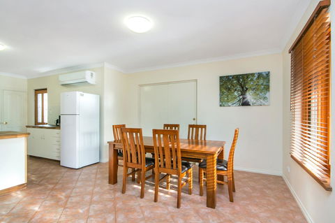Coranda Lodge - Redcliffe Tourism 11