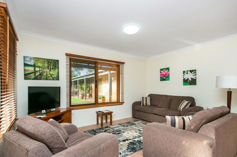Coranda Lodge - Redcliffe Tourism 0