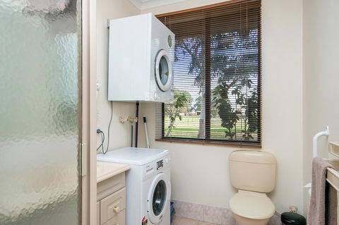 Coranda Lodge - Redcliffe Tourism 8