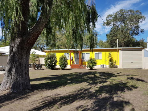 Amazing River House - Redcliffe Tourism 1