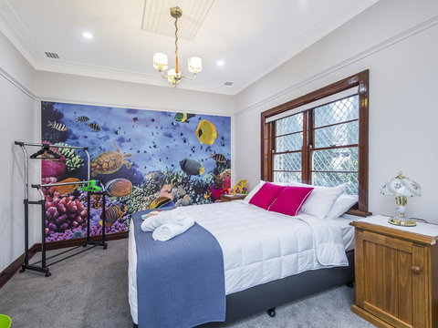 Luxury Federation Style Home - Sleeps 10 - Redcliffe Tourism 10